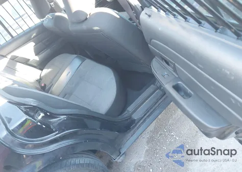 2010 Ford Crown Victoria Police/Police Interceptor z USA, uszkodzony, nr VIN 2FABP7BV8AX136598